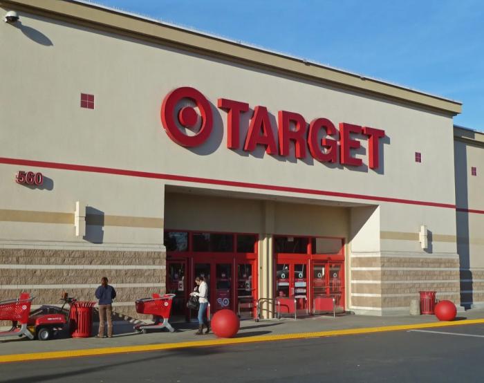 Target USA, Таргет США против ЛГБТ