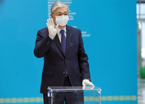 Президент Казахстана пообещал не бить митингующих