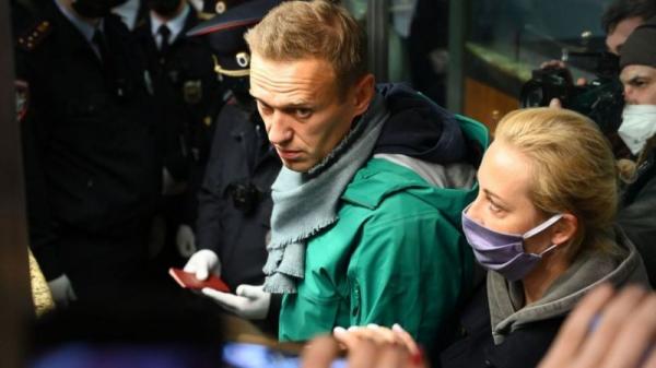 Снова на нары: Навальный опять задержан