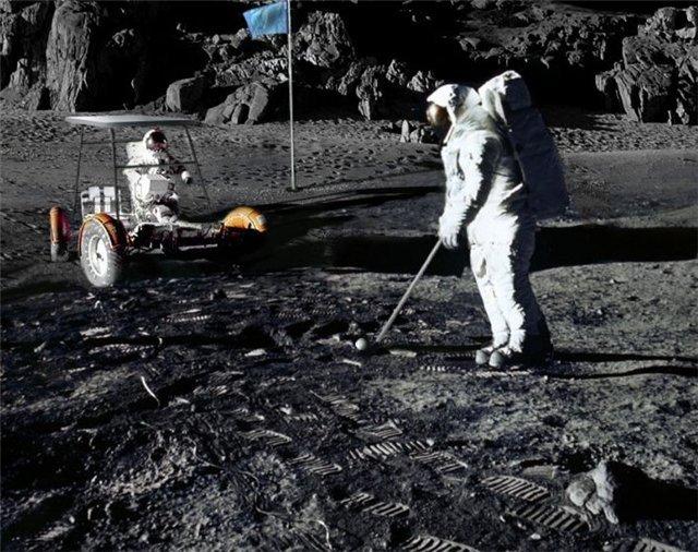 Алан Шепард играет в гольф на Луне