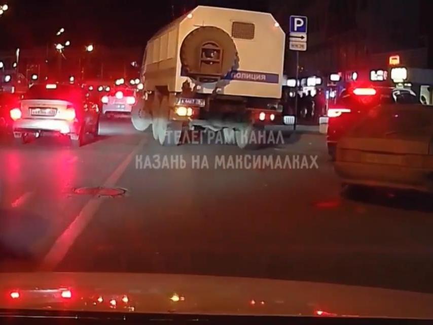 Пошутили над автозаком