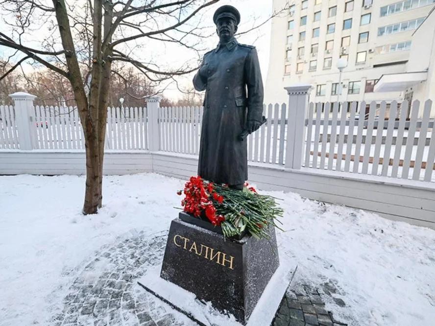 Сталина снова хотят убрать