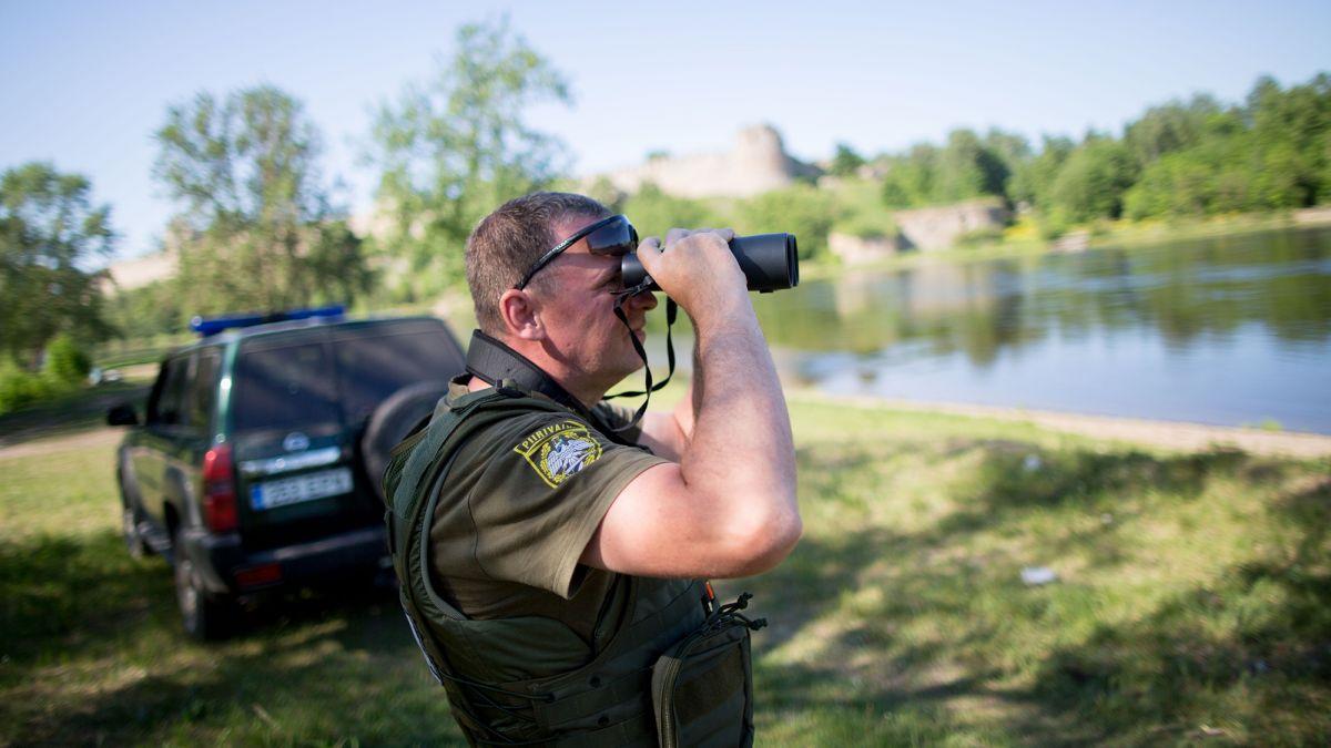 Эстонские пограничники на берегу Эстонские пограничники на берегу