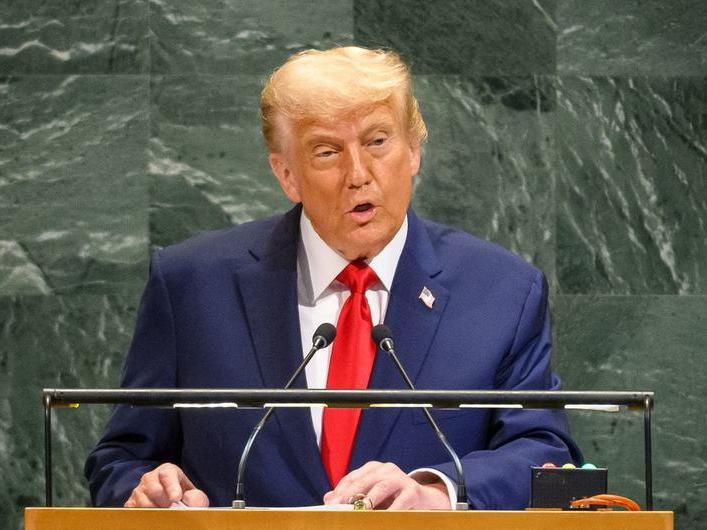 Трамп опять угрожает России