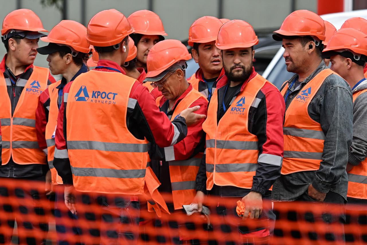 Мигранты в России