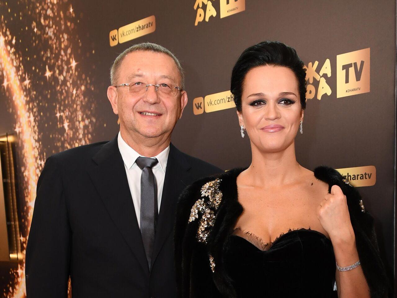 Передала привет любовницам мужа