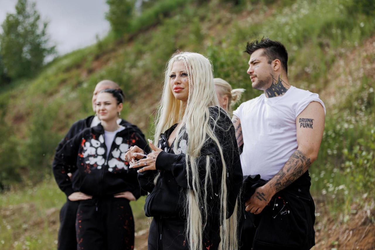 Участники шоу Звезды под капельницей