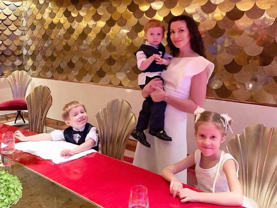 Ирина Болгар с детьми