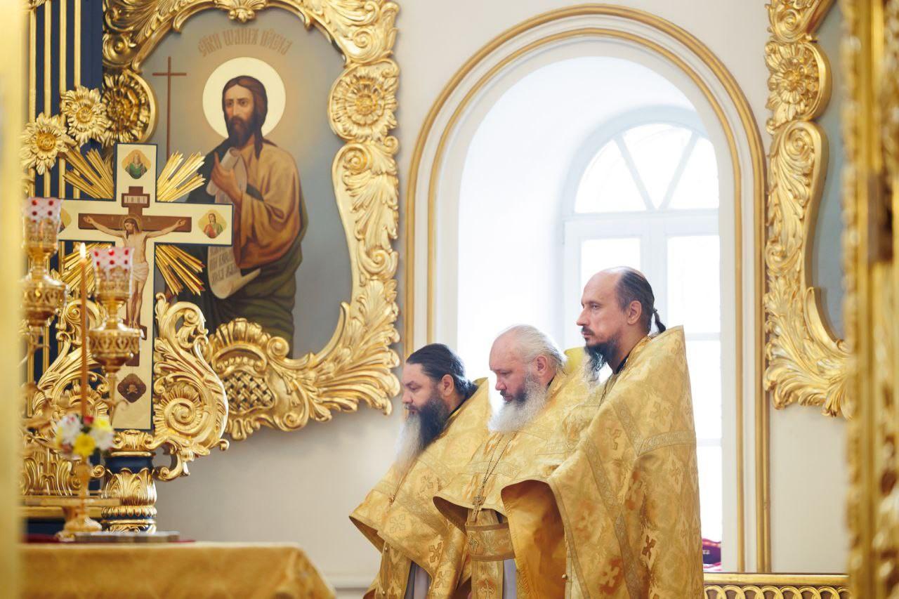 Обманули священников