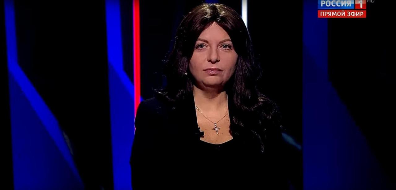 Маргарита Симоньян в парике