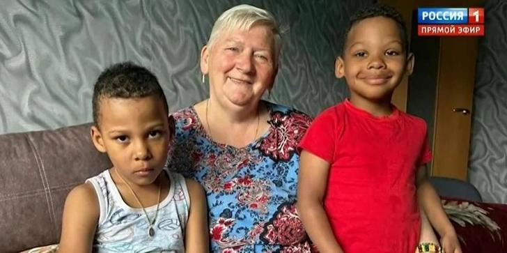 Наталья Веденина и дети нигерийского принца