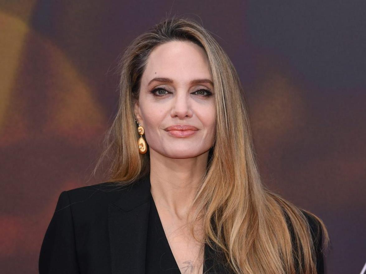 Анджелина Джоли покидает Голливуд