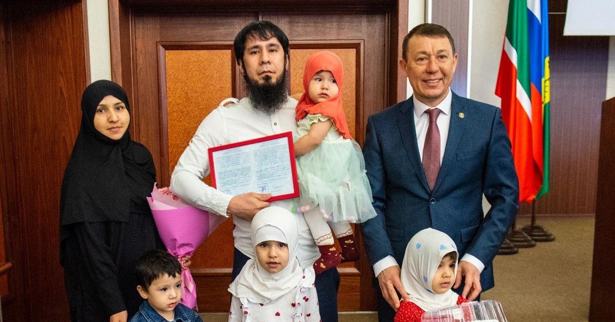 Мигранты и сертификат