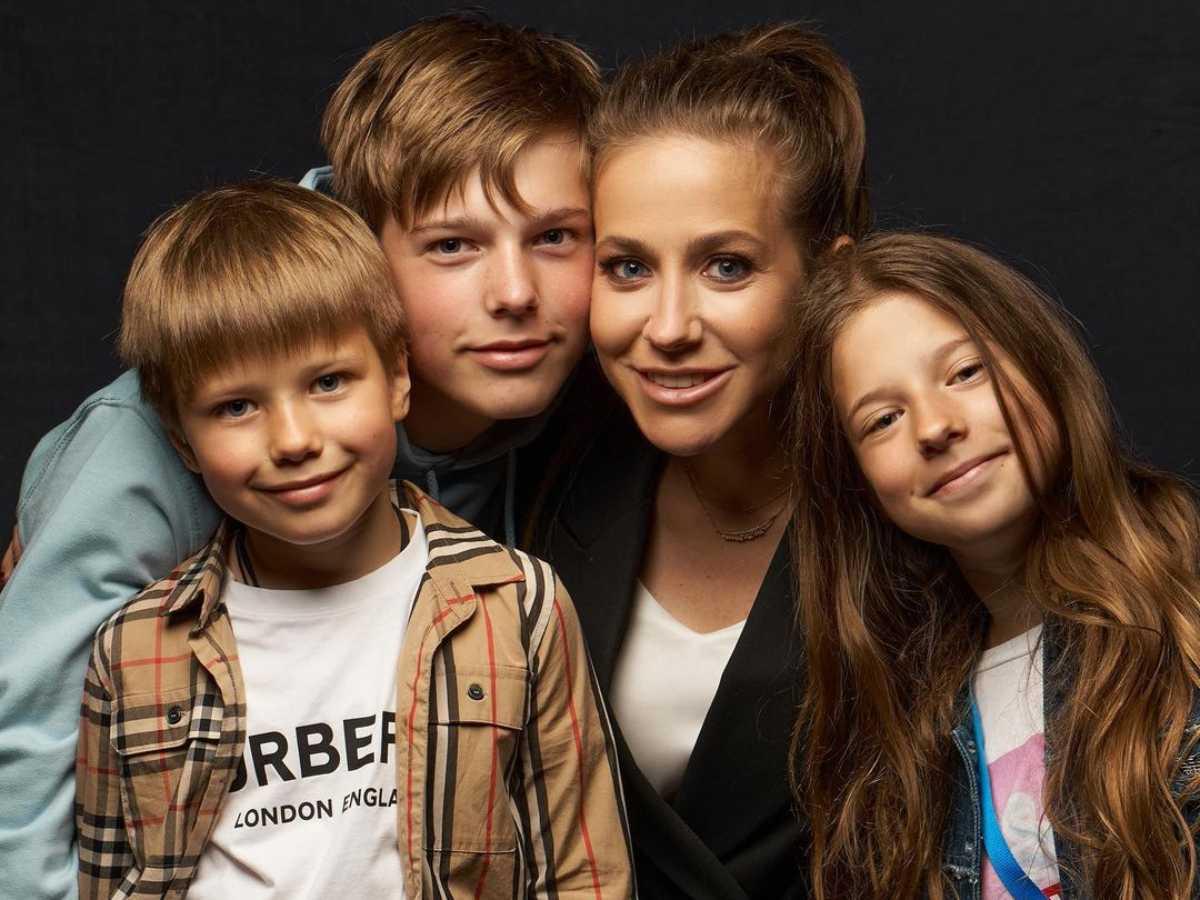 Юлия Барановская с детьми
