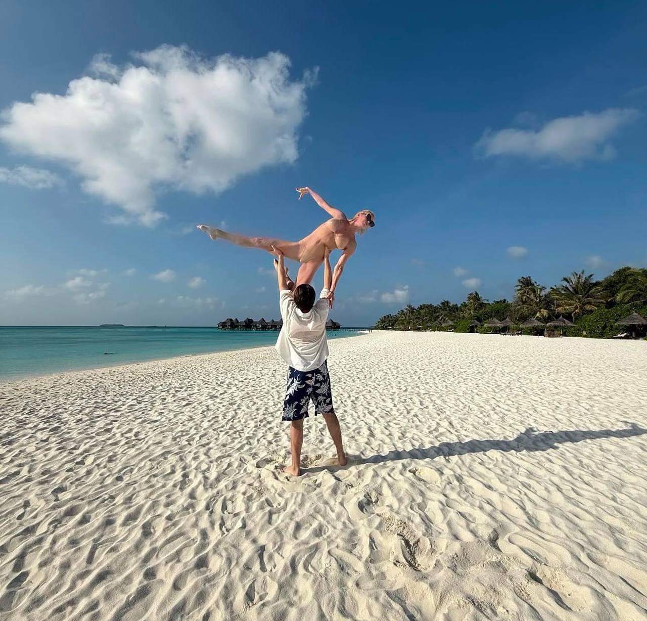 Анастасия Волочкова и Марчел Абаби на Мальдивах