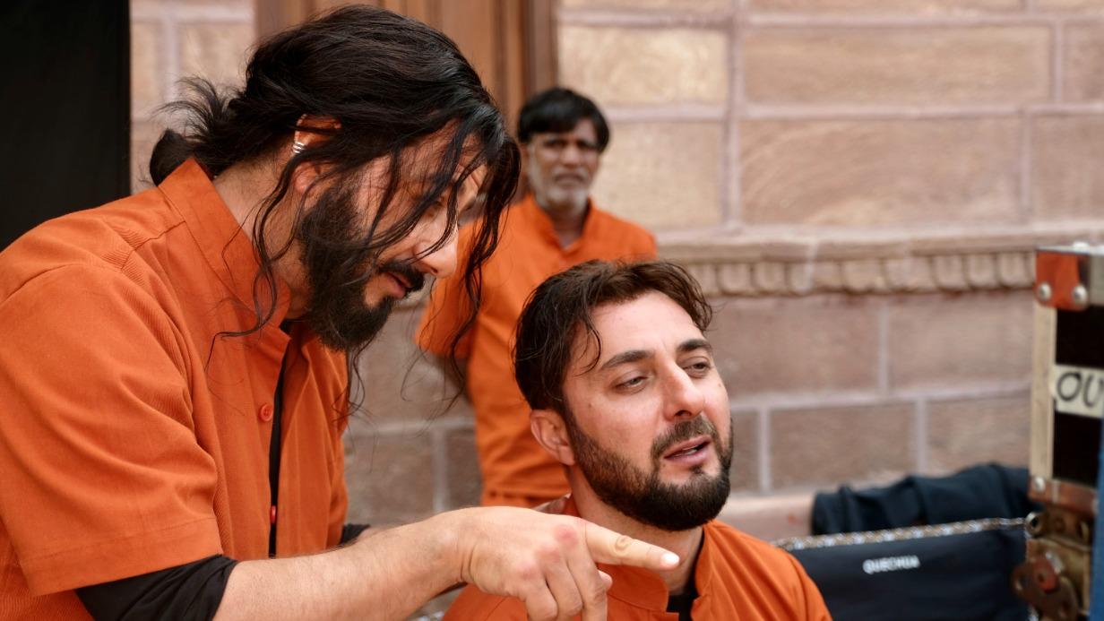 Сюжет обещает массу неожиданных поворотов