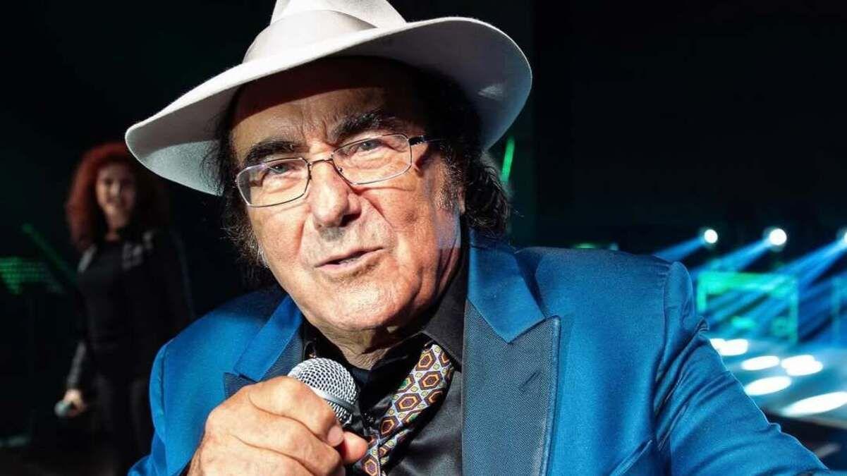 Нестареющий певец не прекращает выступать