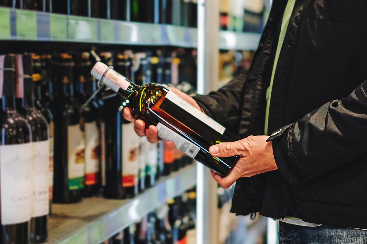 Скоро покупки алкоголя надо будет планировать