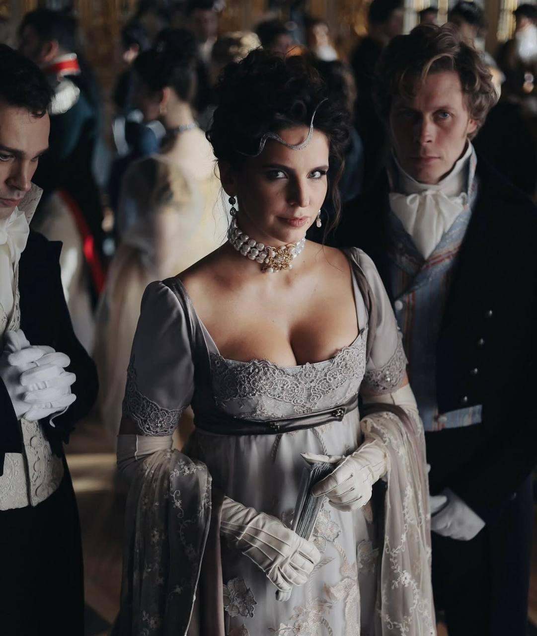 Лиза Моряк - Элен Курагина