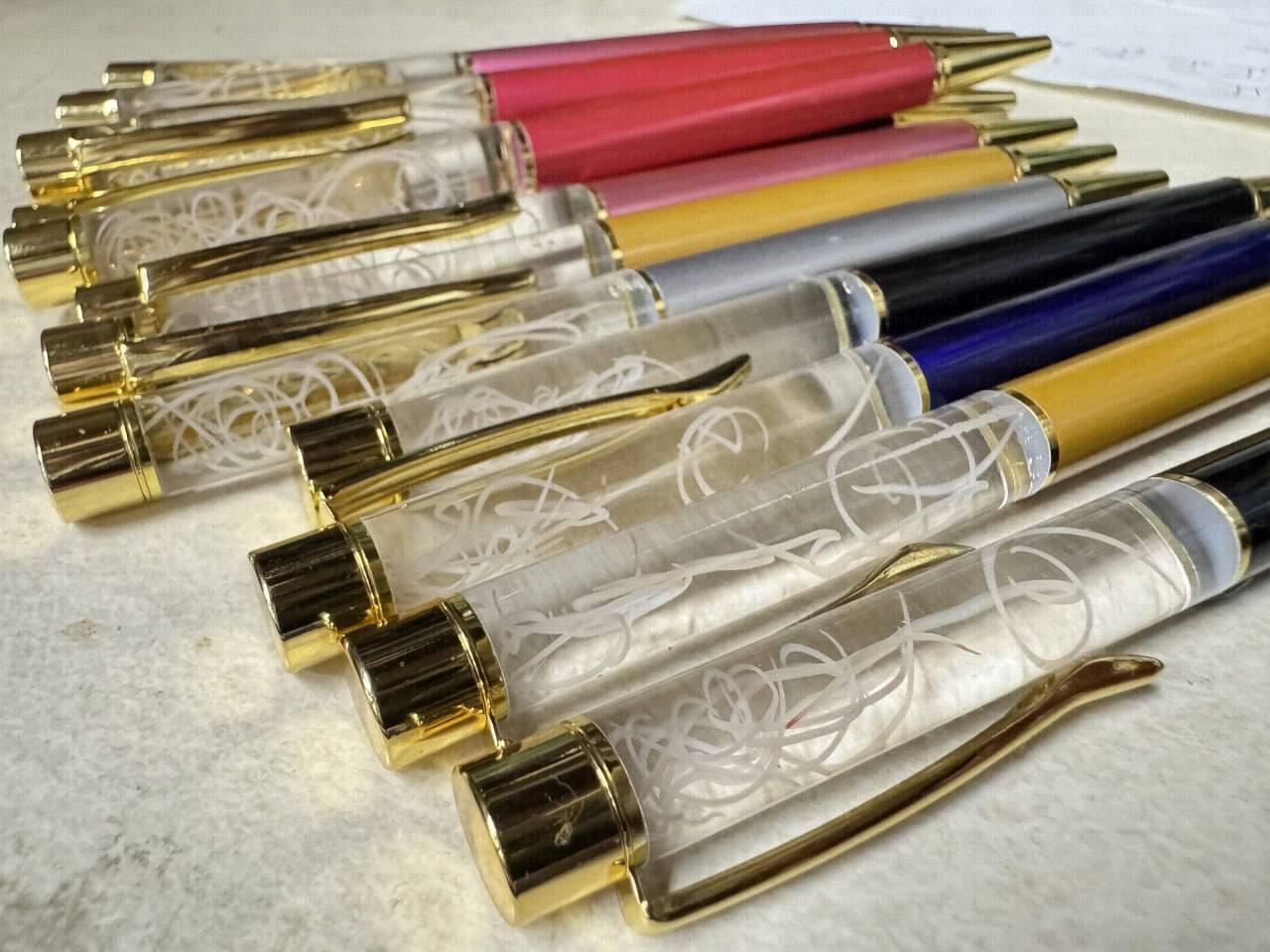 Ручка с глистами, Япония