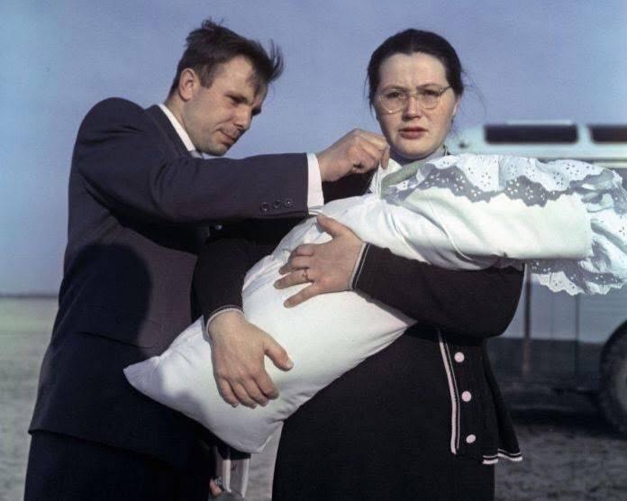 Юрий Гагарин и дочь