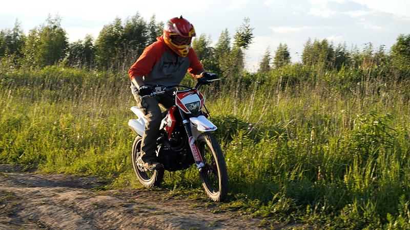 Питбайк - популярное развлечение у детишек, как раньше были мопеды