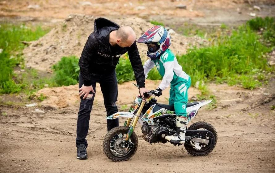 Питбайк - спортинвентарь, ездить можно только за пределами дорог общего пользования!