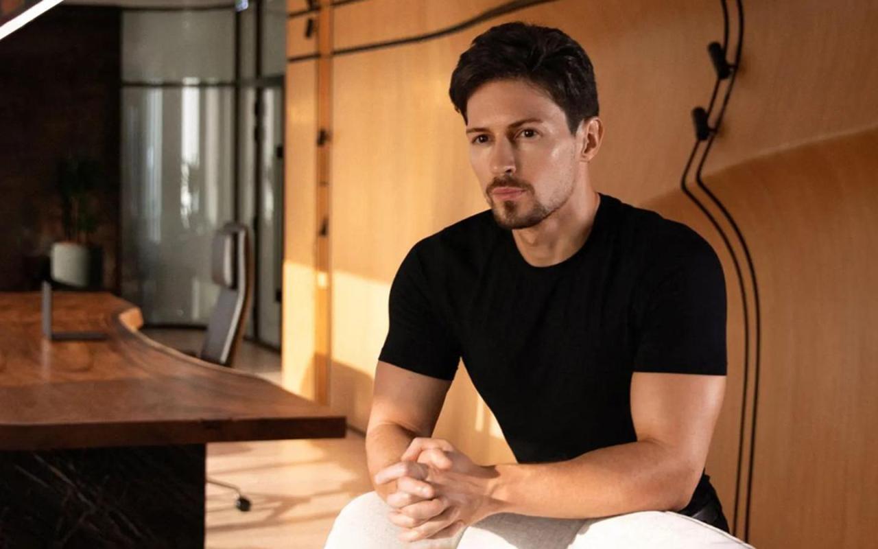 Дуров похвастался повесткой