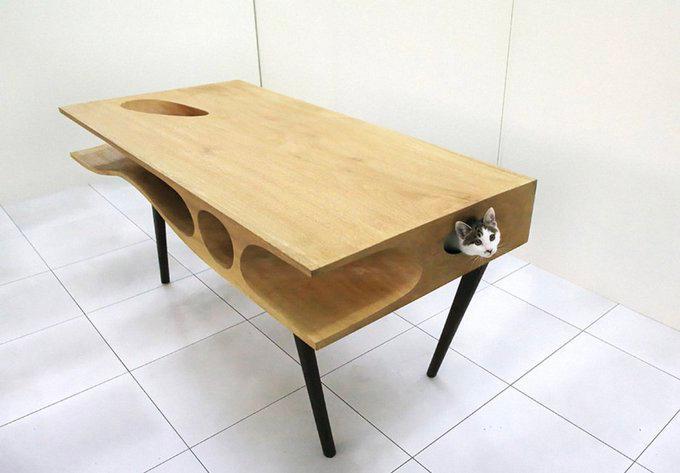 Стол для кота