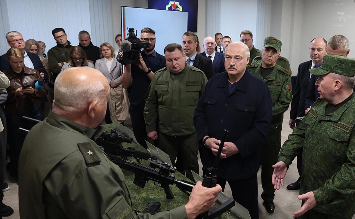 Батьке подарили автомат