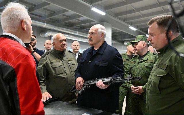 Александр Лукашенко и ВСК-100