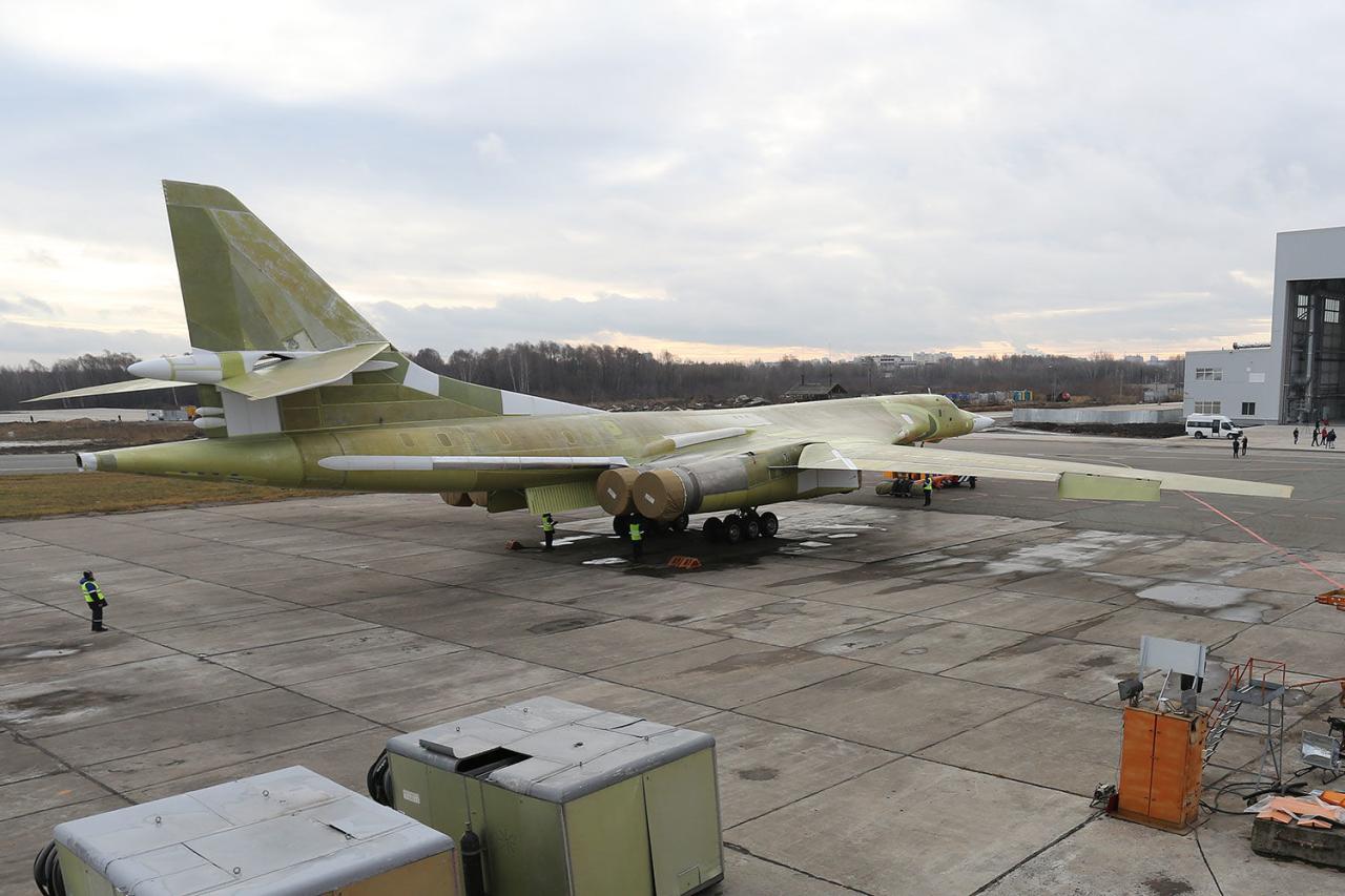 Собранный Ту-160